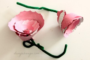 How to Make a Paper Plate Rose β Danya Banya