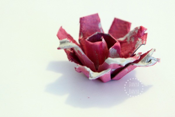 Side view of an egg carton rose