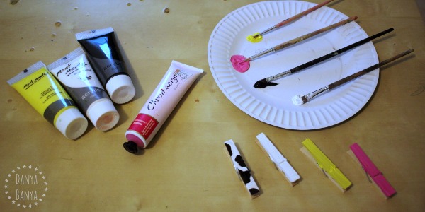 Painting peg farm animals