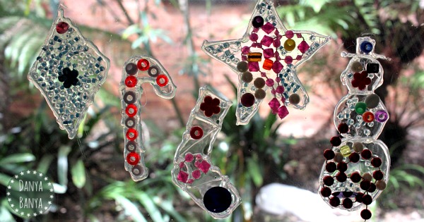Christmas window decorations craft that kids can make these holidays
