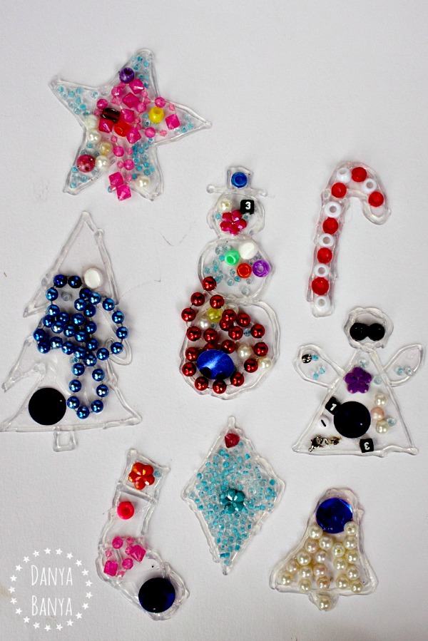Window cling decorations that kids can make for Christmas
