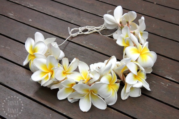 Easy frangipani lei necklace that kids can make