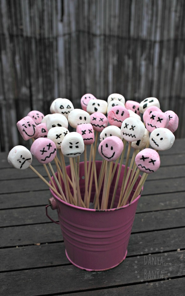 Spooky Marshmallow Faces - perfect as a Halloween themed party food treat