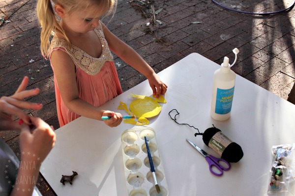 4-year-old-making-her-frog