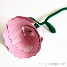 Paper plate rose