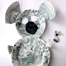 paper plate koala (with pouch) and joey craft for kids. Cute Aussie activity for Australia Day or an Australian unit, and a great way to learn about this native Australian animal..